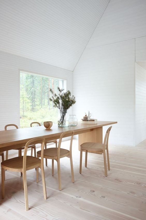 minimalist scandinavian dining room