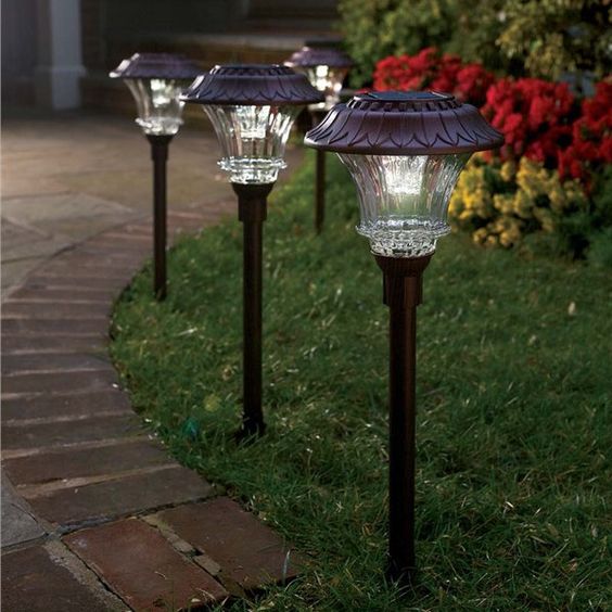 solar spike lighting 