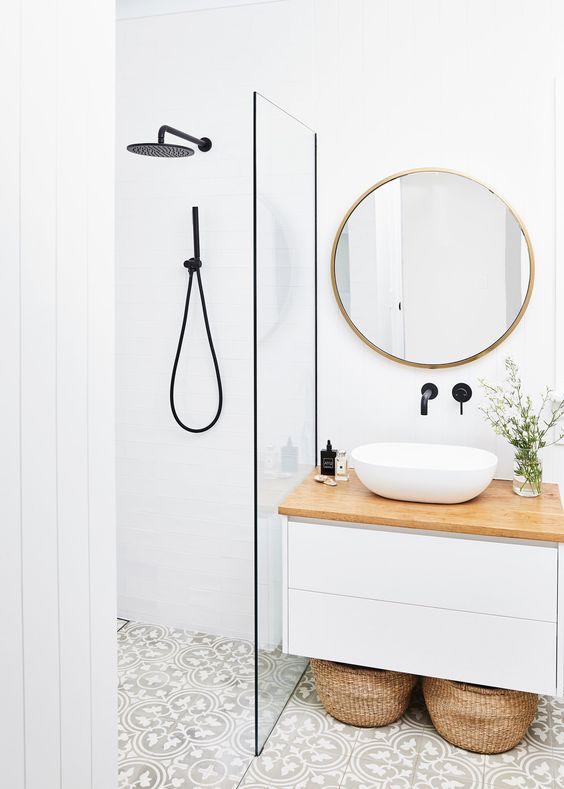 oval bathroom mirror