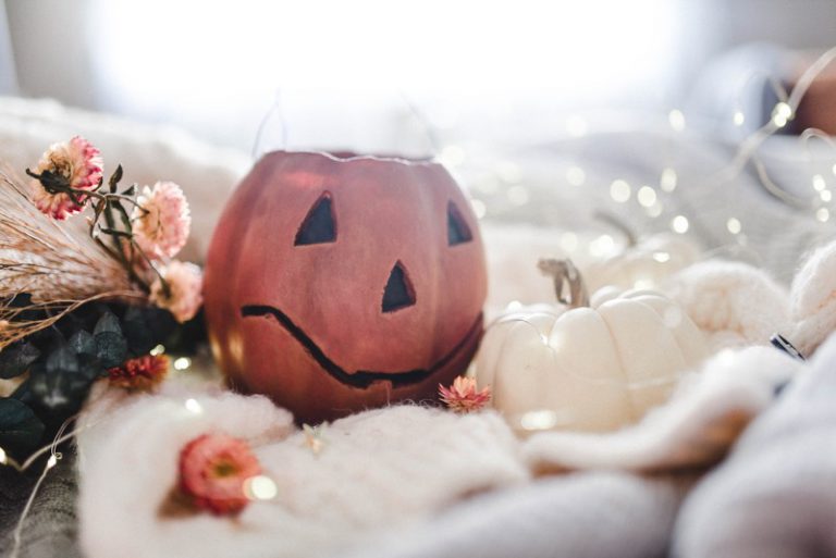 15 Ways to Decorate Your Home with Pumpkins: The Best Way to Evoke Fall Vibe at Home
