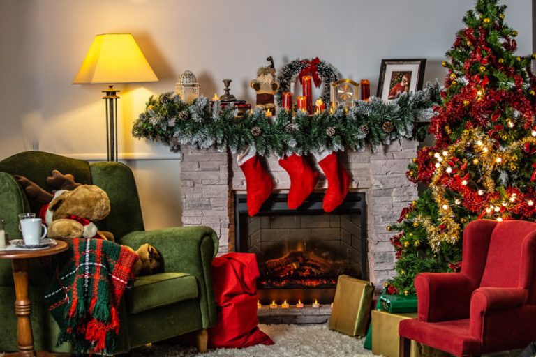 13 Living Room Christmas Decors That will Evoke The Warm Ambiance