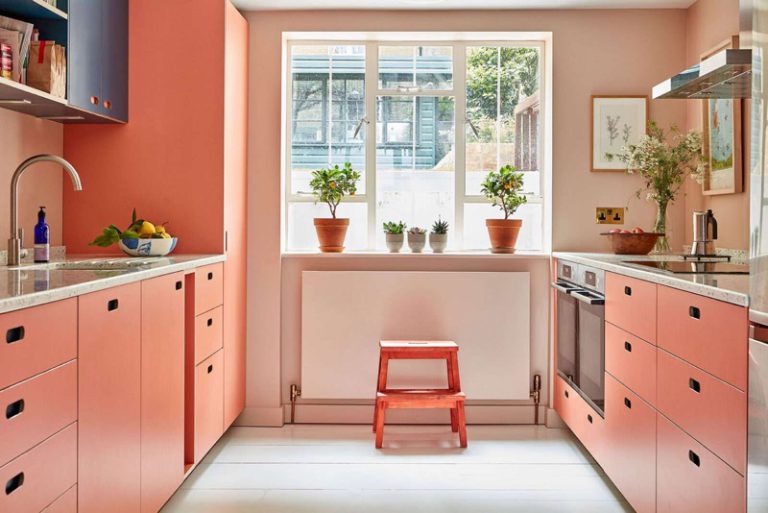 13 Colors That Will Make Your Kitchen Feel Relaxing